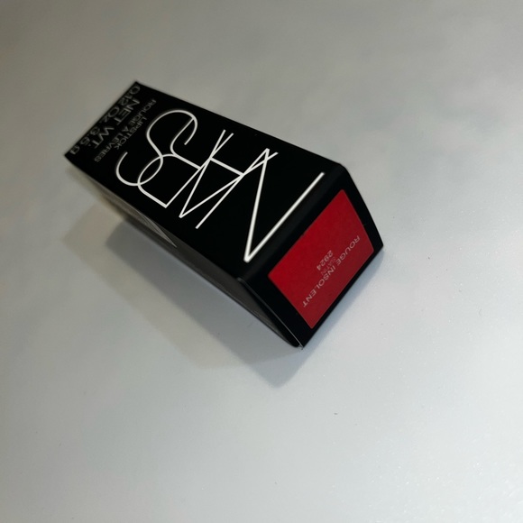 NARS Lipstick Rouge a LEVRES - Picture 1 of 2